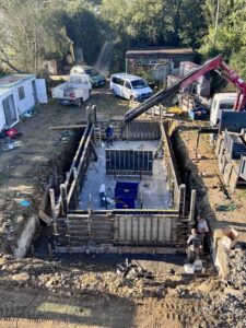 Encofrado para la realización de una piscina en un hotel en gipuzkoa