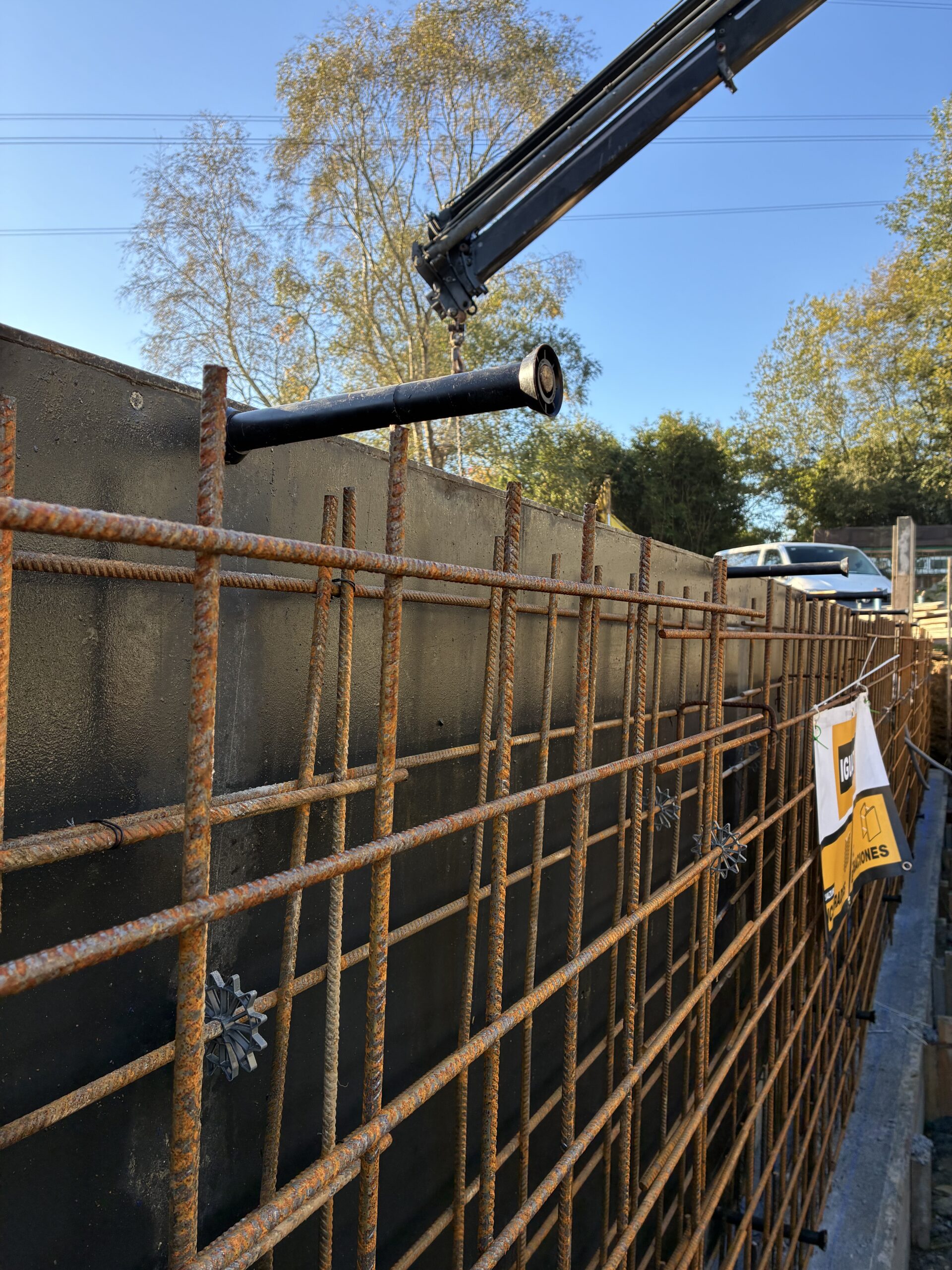 Primer plano del sistema RivePipe en los Encofrados Iguazuri