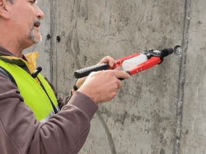 Instalación del sistema RiveStop con una remachadora manual