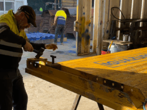 Proceso de reacondicionamiento de entibaciones usadas Serie 100 en Iguazuri.