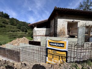 Trabajo de encofrado de contención con sistemas Wendler de Iguazuri