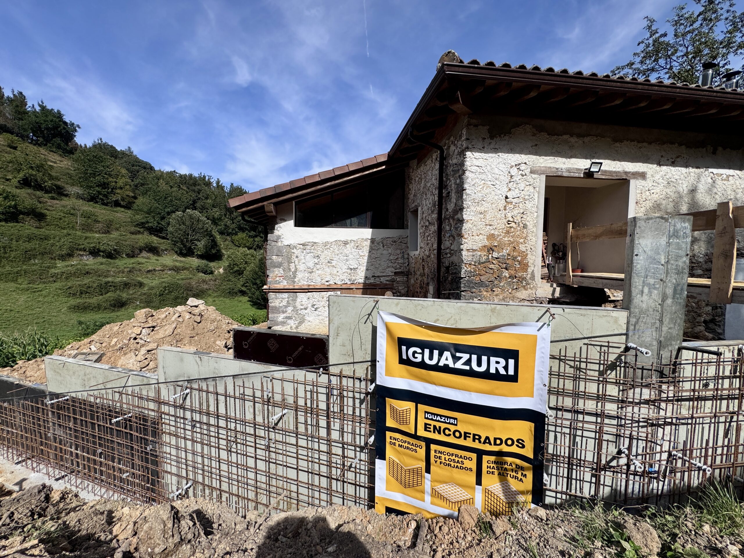 Trabajo de encofrado de contención con sistemas Wendler de Iguazuri